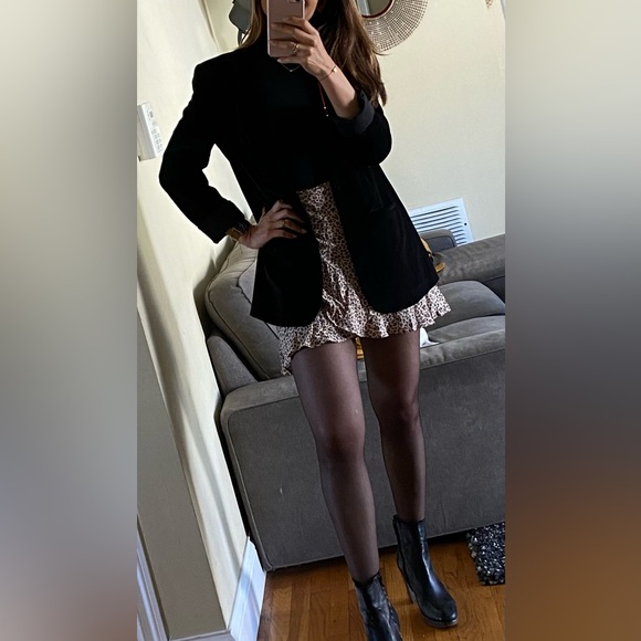 Madewell velvet Black Oversized Blazer. Size 2. Used. Perfect Condition. - Picture 4 of 7